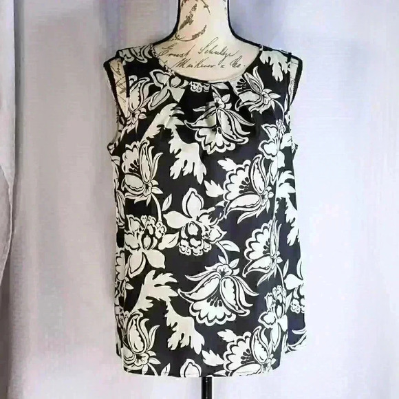 Talbots Size 8 100% silk black/white sleeveless back button blouse - Picture 1 of 11